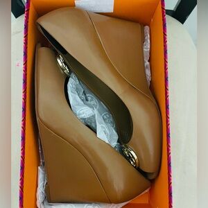 Tory Burch Wedge/Open toe